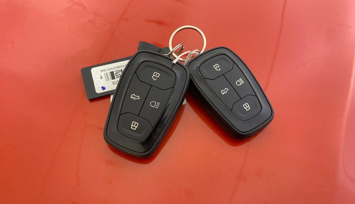 2022 Tata NEXON XZ PLUS SUNROOF DIESEL DUAL TONE, Diesel, Manual, 44,739 km, Key Close Up