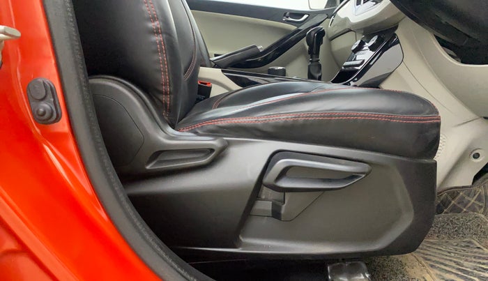 2022 Tata NEXON XZ PLUS SUNROOF DIESEL DUAL TONE, Diesel, Manual, 44,739 km, Driver Side Adjustment Panel