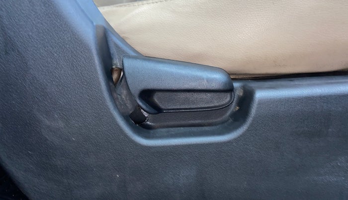 2018 Maruti Wagon R 1.0 VXI, Petrol, Manual, 20,664 km, Driver Side Adjustment Panel