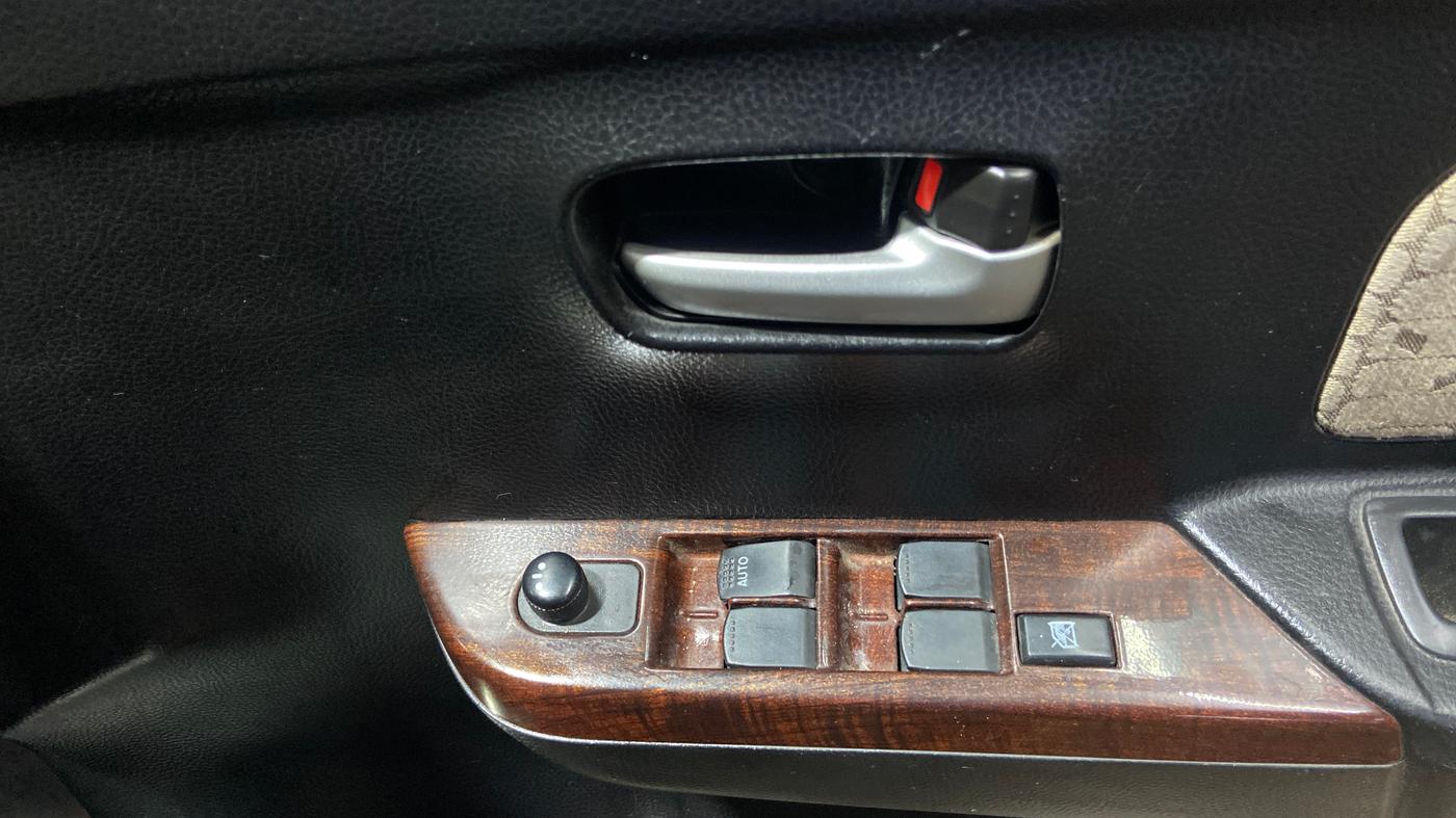 2018 Maruti Wagon R 1.0 VXI, Petrol, Manual, 20,664 km, Driver Side Door Panels Control