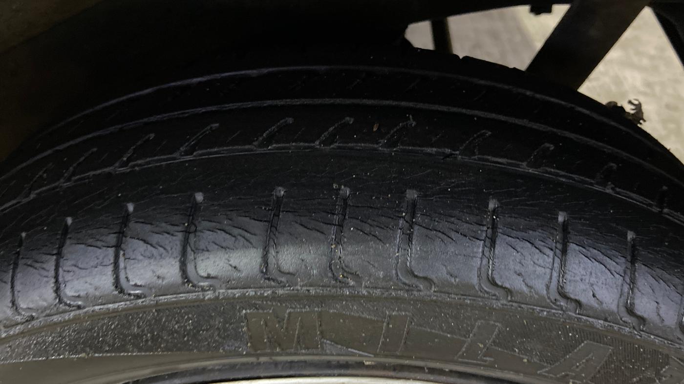 2018 Maruti Wagon R 1.0 VXI, Petrol, Manual, 20,664 km, Left Rear Tyre Tread