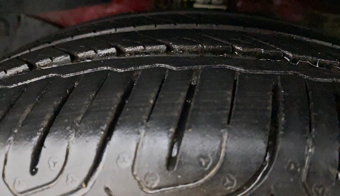 2014 Honda Brio S MT, Petrol, Manual, 56,892 km, Left Front Tyre Tread
