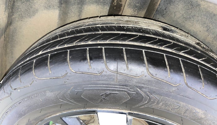 2019 MG HECTOR SHARP 1.5 DCT PETROL, Petrol, Automatic, 95,109 km, Right Rear Tyre Tread