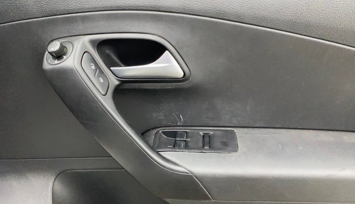 2019 Volkswagen Polo COMFORTLINE 1.0L MPI, Petrol, Manual, 46,393 km, Driver Side Door Panels Control