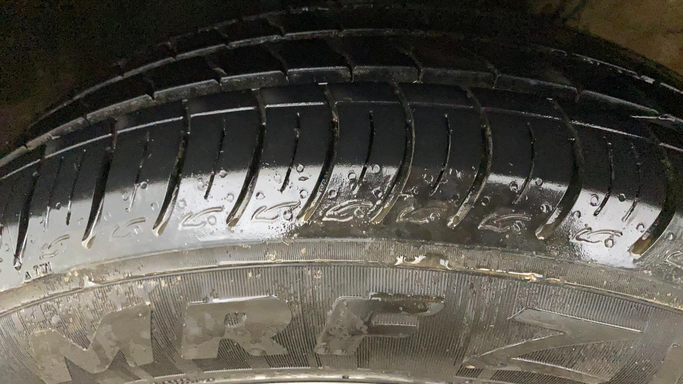 2019 Volkswagen Polo COMFORTLINE 1.0L MPI, Petrol, Manual, 46,320 km, Left Front Tyre Tread