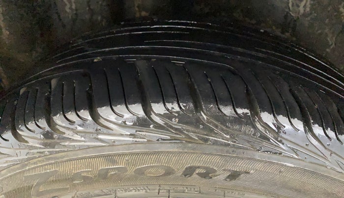 2019 Volkswagen Polo COMFORTLINE 1.0L MPI, Petrol, Manual, 46,393 km, Right Rear Tyre Tread