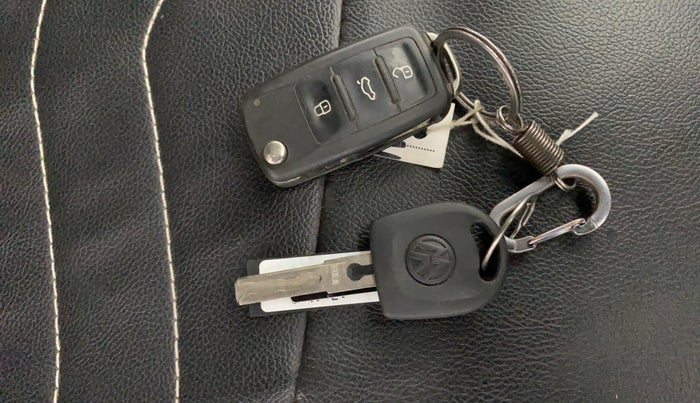 2019 Volkswagen Polo COMFORTLINE 1.0L MPI, Petrol, Manual, 46,393 km, Key Close Up