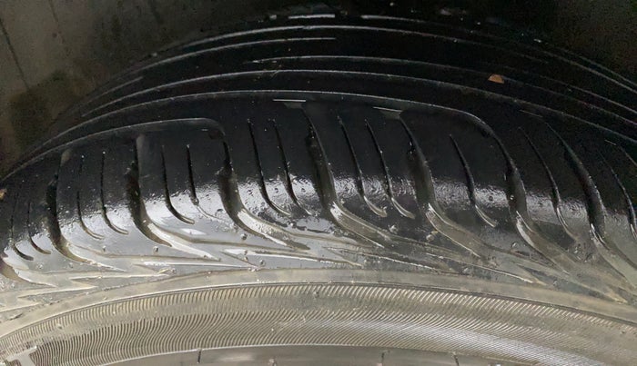 2019 Volkswagen Polo COMFORTLINE 1.0L MPI, Petrol, Manual, 46,393 km, Left Rear Tyre Tread