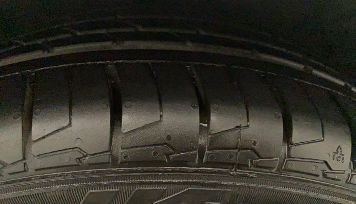 2015 Hyundai Verna FLUIDIC 4S 1.6 VTVT S(O), Petrol, Manual, 64,530 km, Right Front Tyre Tread