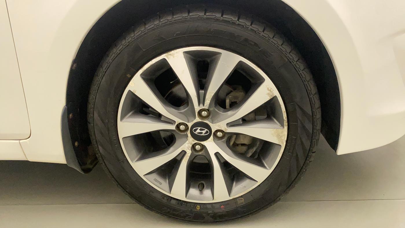 2015 Hyundai Verna FLUIDIC 4S 1.6 VTVT S(O), Petrol, Manual, 64,530 km, Right Front Wheel