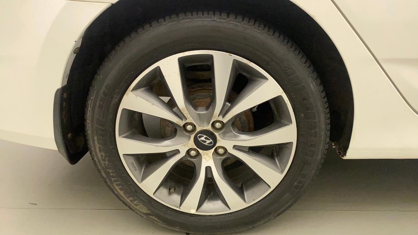 2015 Hyundai Verna FLUIDIC 4S 1.6 VTVT S(O), Petrol, Manual, 64,530 km, Right Rear Wheel