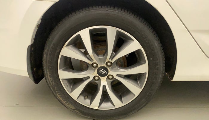 2015 Hyundai Verna FLUIDIC 4S 1.6 VTVT S(O), Petrol, Manual, 64,530 km, Right Rear Wheel