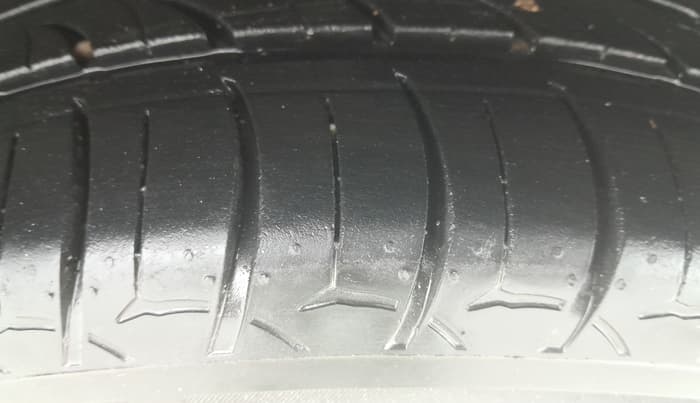 2019 Skoda Octavia 2.0 TDI CR STYLE, Diesel, Manual, 1,01,862 km, Right Rear Tyre Tread