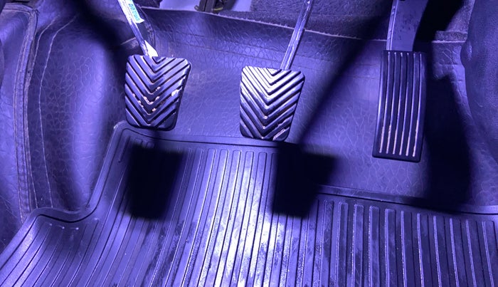 2020 Hyundai NEW I20 MAGNA 1.2 MT, Petrol, Manual, 67,908 km, Pedals