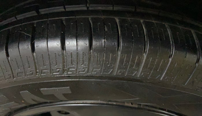 2020 Hyundai NEW I20 MAGNA 1.2 MT, Petrol, Manual, 67,908 km, Left Front Tyre Tread