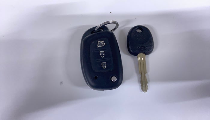 2020 Hyundai NEW I20 MAGNA 1.2 MT, Petrol, Manual, 67,908 km, Key Close Up