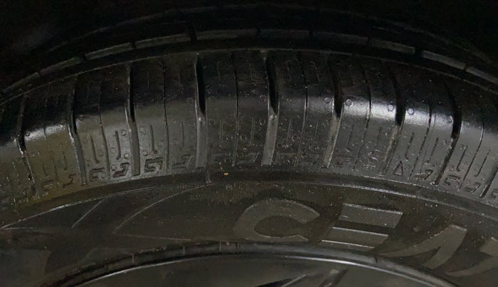 2020 Hyundai NEW I20 MAGNA 1.2 MT, Petrol, Manual, 67,908 km, Right Front Tyre Tread