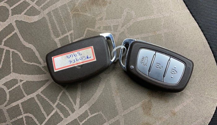 2018 Hyundai Grand i10 ASTA 1.2 KAPPA VTVT, Petrol, Manual, 35,941 km, Key Close Up