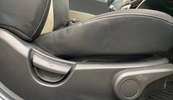 2018 Hyundai Grand i10 ASTA 1.2 KAPPA VTVT, Petrol, Manual, 35,941 km, Driver Side Adjustment Panel