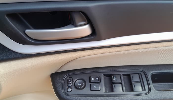 2021 Honda Amaze 1.2L I-VTEC VX CVT, Petrol, Automatic, 62,910 km, Driver Side Door Panels Control