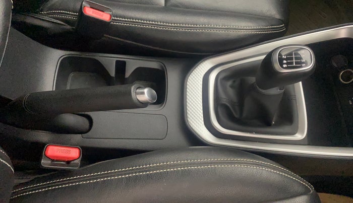 2022 KIA SONET HTX 1.5, Diesel, Manual, 58,719 km, Gear Lever