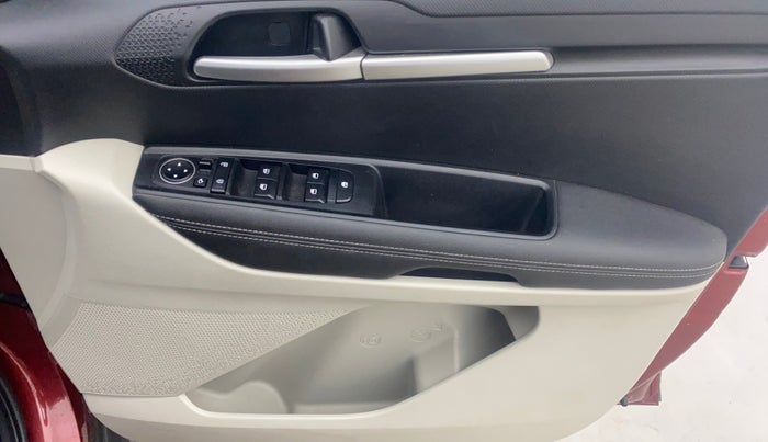 2022 KIA SONET HTX 1.5, Diesel, Manual, 58,719 km, Driver Side Door Panels Control