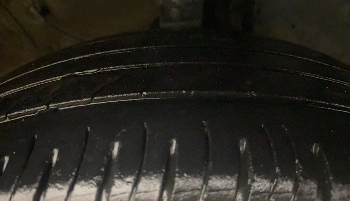 2022 KIA SONET HTX 1.5, Diesel, Manual, 58,719 km, Right Front Tyre Tread