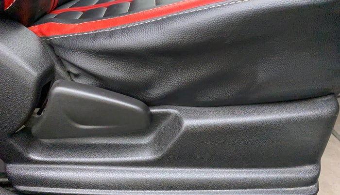 2017 Renault Kwid RXT, Petrol, Manual, 18,340 km, Driver Side Adjustment Panel