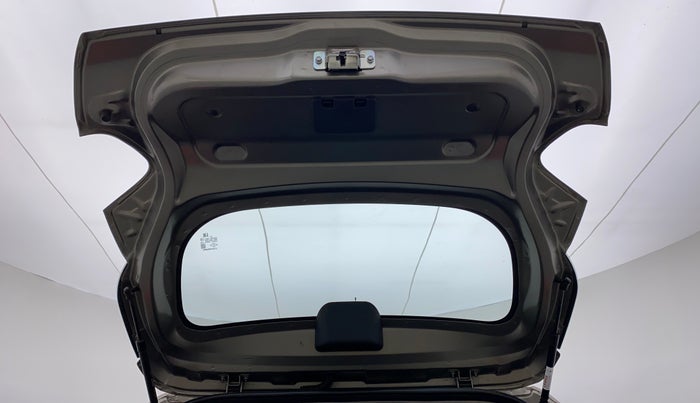 2017 Renault Kwid RXT, Petrol, Manual, 18,340 km, Boot Door Open