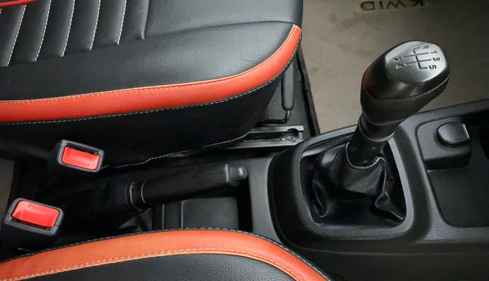 2017 Renault Kwid RXT, Petrol, Manual, 18,340 km, Gear Lever