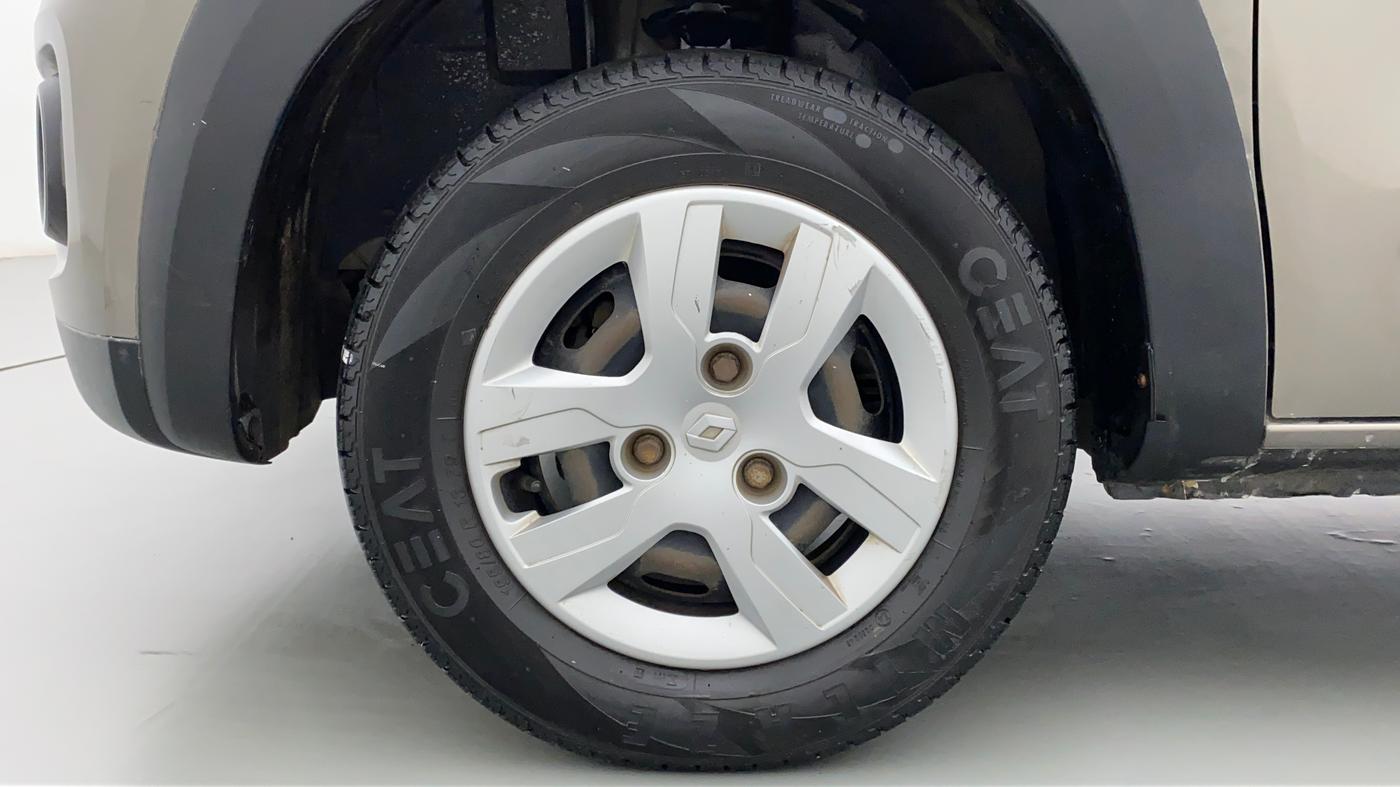 2017 Renault Kwid RXT, Petrol, Manual, 18,340 km, Left Front Wheel