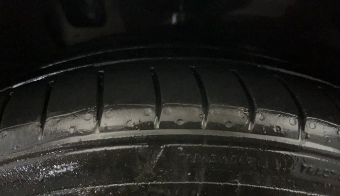 2022 Hyundai GRAND I10 NIOS SPORTZ 1.2 KAPPA VTVT CNG, CNG, Manual, 86,922 km, Left Front Tyre Tread