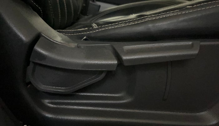 2022 Hyundai GRAND I10 NIOS SPORTZ 1.2 KAPPA VTVT CNG, CNG, Manual, 86,922 km, Driver Side Adjustment Panel