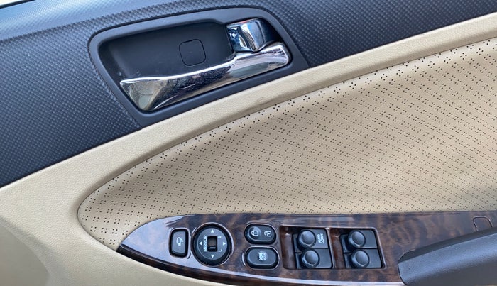 2012 Hyundai Verna FLUIDIC 1.6 CRDI SX OPT, Diesel, Manual, 88,909 km, Driver Side Door Panels Control