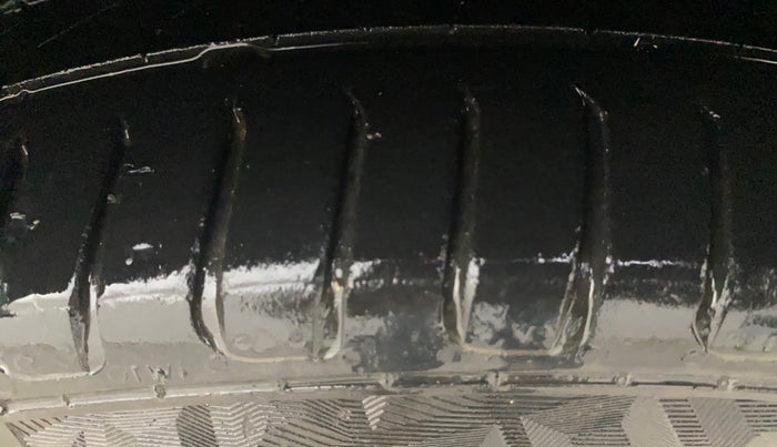 2012 Hyundai Verna FLUIDIC 1.6 CRDI SX OPT, Diesel, Manual, 88,909 km, Right Front Tyre Tread