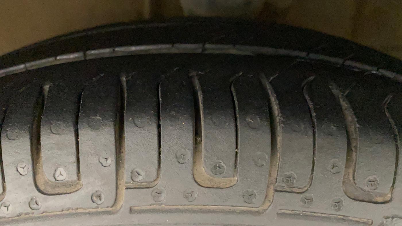 2012 Hyundai i10 MAGNA 1.2, Petrol, Manual, 88,108 km, Left Front Tyre Tread