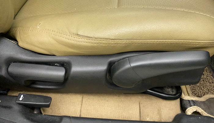 2016 Honda City 1.5L I-VTEC SV, CNG, Manual, 68,878 km, Driver Side Adjustment Panel