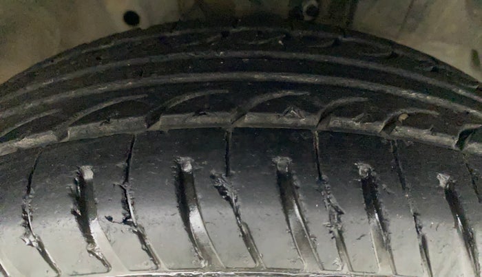 2016 Honda City 1.5L I-VTEC SV, CNG, Manual, 68,878 km, Right Front Tyre Tread