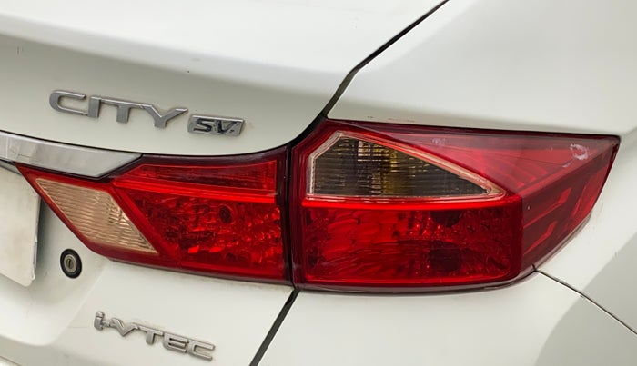 2016 Honda City 1.5L I-VTEC SV, CNG, Manual, 68,878 km, Right tail light - Minor scratches