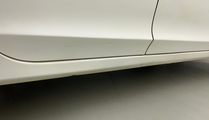 2016 Honda City 1.5L I-VTEC SV, CNG, Manual, 68,878 km, Right running board - Minor scratches