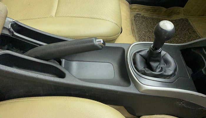 2016 Honda City 1.5L I-VTEC SV, CNG, Manual, 68,878 km, Gear Lever