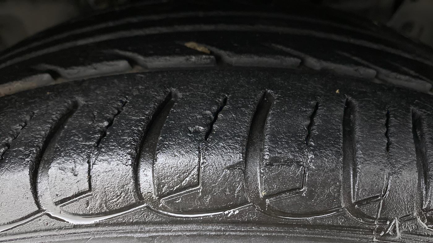 2019 Ford Ecosport TITANIUM + 1.5L PETROL AT, Petrol, Automatic, 41,644 km, Right Front Tyre Tread