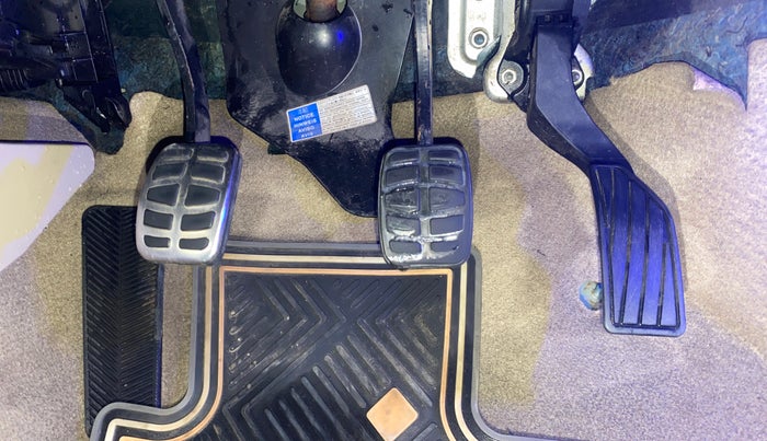 2018 Maruti Ciaz ALPHA 1.4 PETROL, Petrol, Manual, 1,22,682 km, Pedals