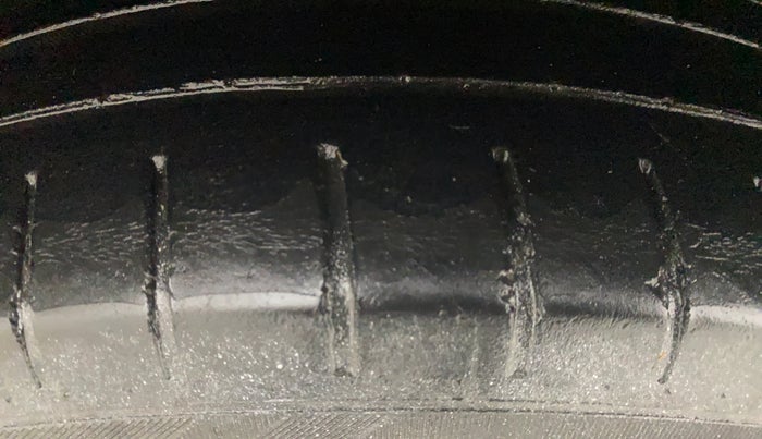 2018 Maruti Ciaz ALPHA 1.4 PETROL, Petrol, Manual, 1,22,682 km, Left Front Tyre Tread