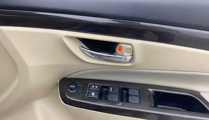2018 Maruti Ciaz ALPHA 1.4 PETROL, Petrol, Manual, 1,22,682 km, Driver Side Door Panels Control