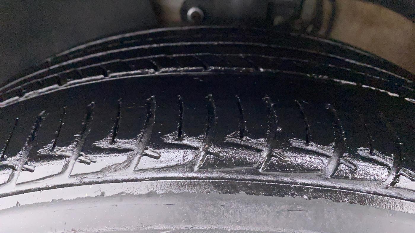 2020 Volkswagen Polo HIGH LINE PLUS 1.0, Petrol, Manual, 49,478 km, Left Front Tyre Tread