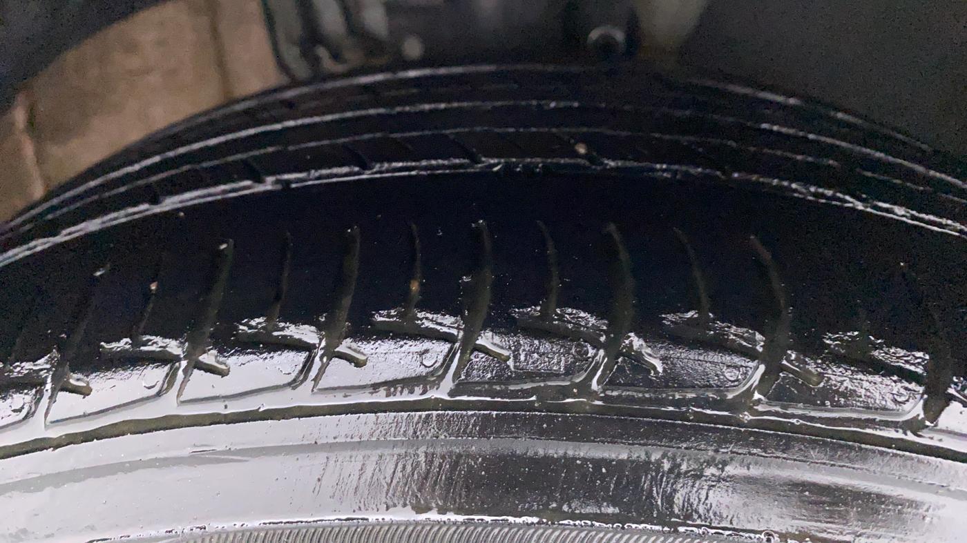 2020 Volkswagen Polo HIGH LINE PLUS 1.0, Petrol, Manual, 49,478 km, Right Front Tyre Tread