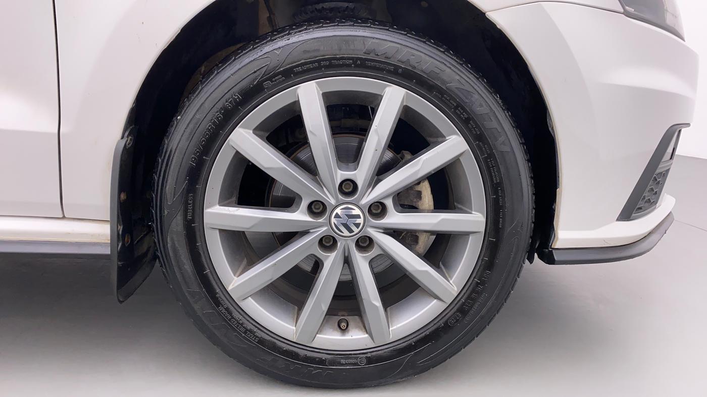 2020 Volkswagen Polo HIGH LINE PLUS 1.0, Petrol, Manual, 49,478 km, Right Front Wheel