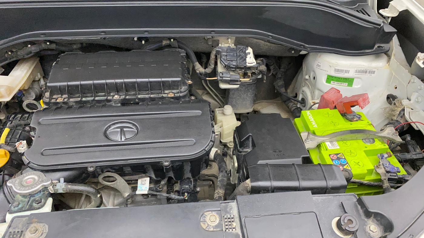 2022 Tata PUNCH ADVENTURE AMT, Petrol, Automatic, 35,076 km, Engine View - Left