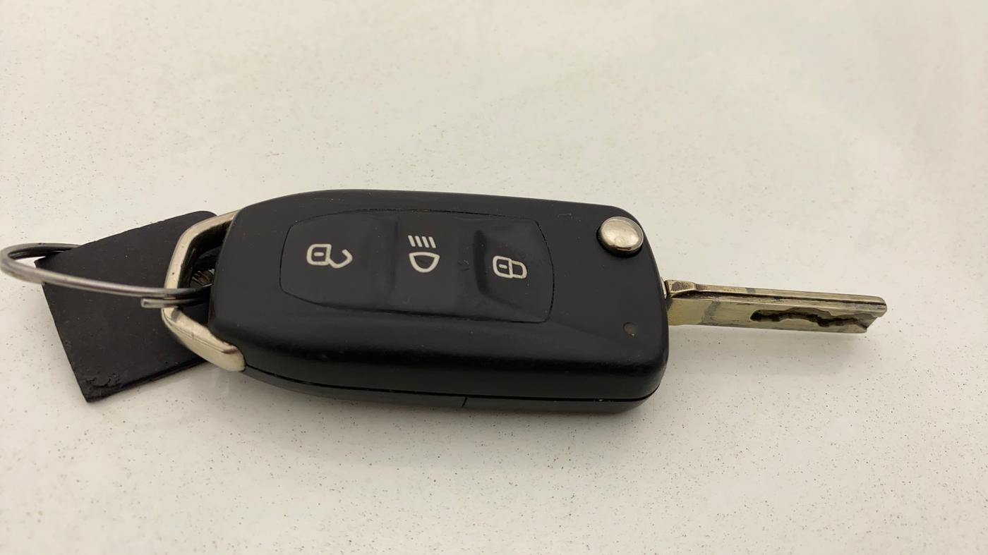 2022 Tata PUNCH ADVENTURE AMT, Petrol, Automatic, 35,076 km, Key Close Up